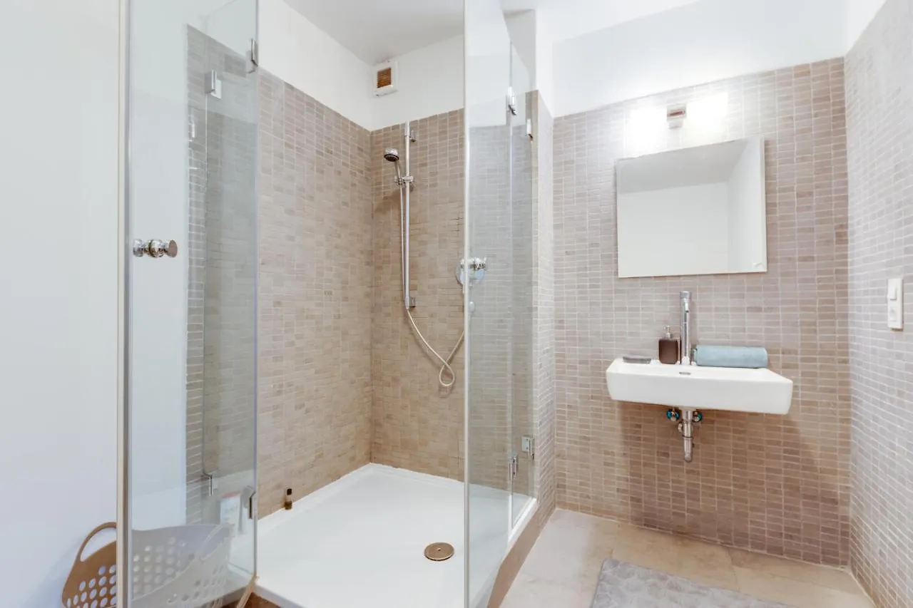 Spacious Stylish Attic In The Heart Of The Center - Karlovo Praag 0*,  Tsjechië