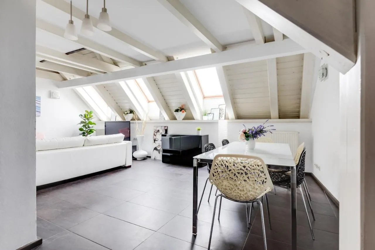 Spacious Stylish Attic In The Heart Of The Center - Karlovo Praag Appartement