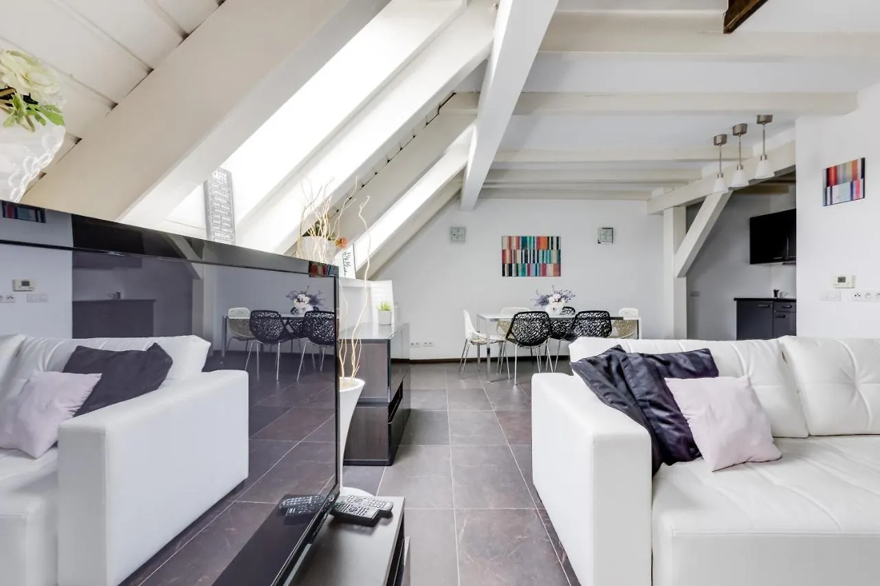 Appartement Spacious Stylish Attic In The Heart Of The Center - Karlovo Praag