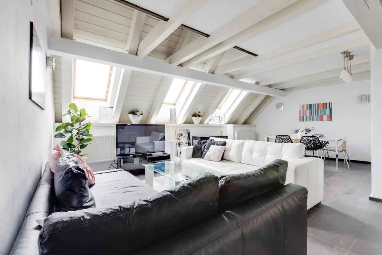 Spacious Stylish Attic In The Heart Of The Center - Karlovo براغ