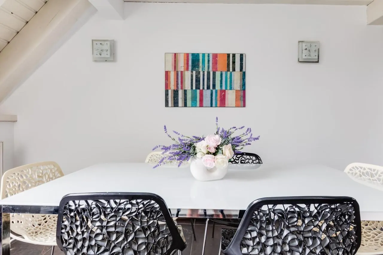 Spacious Stylish Attic In The Heart Of The Center - Karlovo براغ