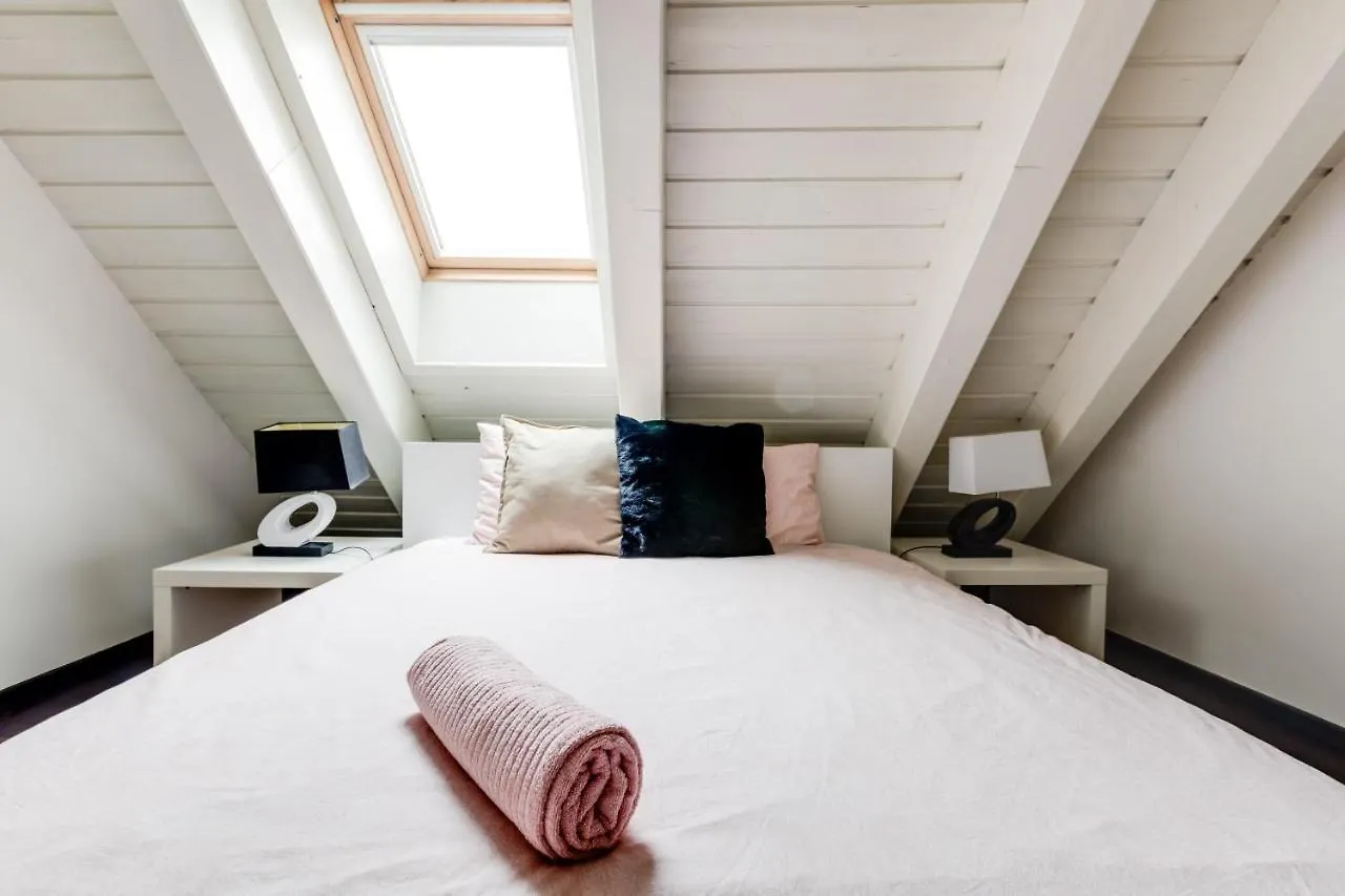 شقة Spacious Stylish Attic In The Heart Of The Center - Karlovo براغ جمهورية التشيك